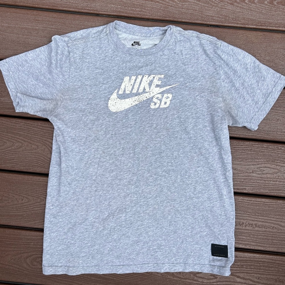 Nike sb gray tee